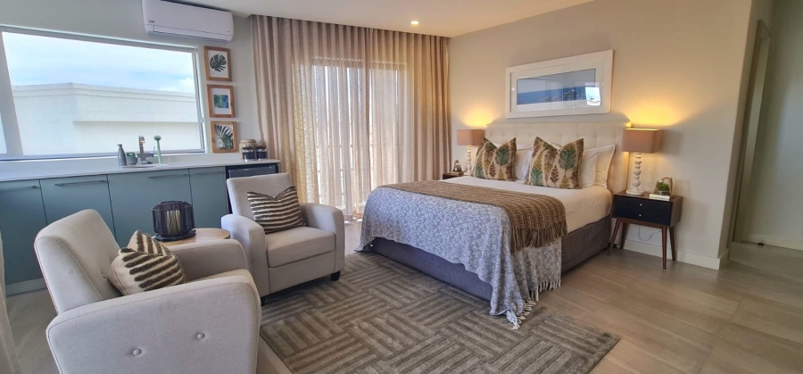 10 Bedroom Property for Sale in Bloubergstrand Western Cape